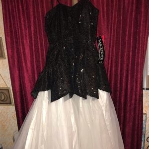 Strapless black and white dress